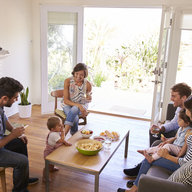 Gruppe Eltern mit Kindern