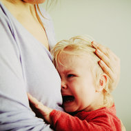 Trotzphase: Tipps bei einem Wutanfall - meinefamilie.at  Kind weint