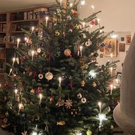 Christbaum festlich geschmückt