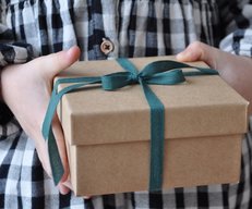 Besondere Geschenksideen © Marie Therese Schmiedleitner Geschenksverpackung