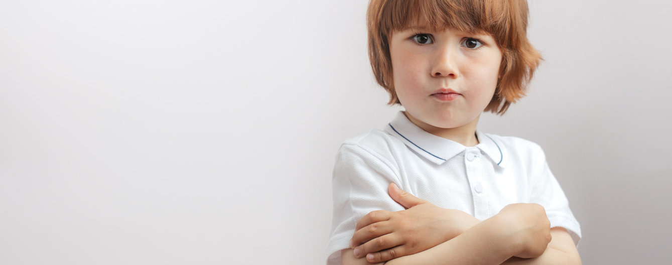 Lebenskompetenzen © iStock Bub denkt kritisch nach