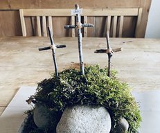 DIY: Golgotha und das Heilige Grab - meinefamilie.at  DIY Golgotha basteln