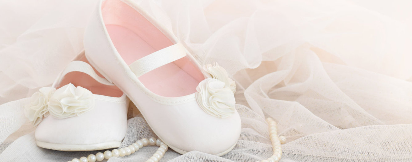Die passende Taufkleidung für mein Kind - meinefamilie.at Taufschuhe