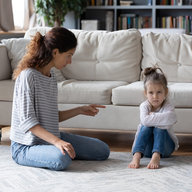 Mutter und Tochter sauer