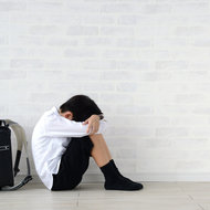 Starke Gefühle liebevoll begleiten - meinefamilie.at  Trauriges Kind