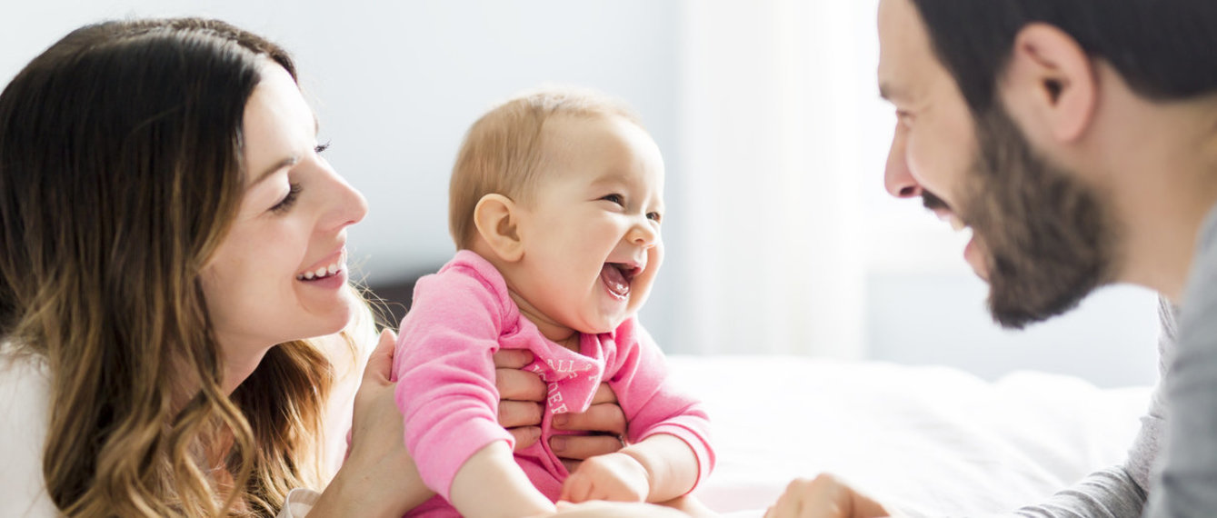 Baby mit Mutter und Vater