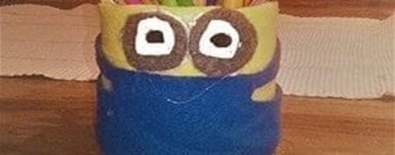 Basteln mit Kindern: Minion-Stiftehalter aus Filz - meinefamilie.at Filzfigur